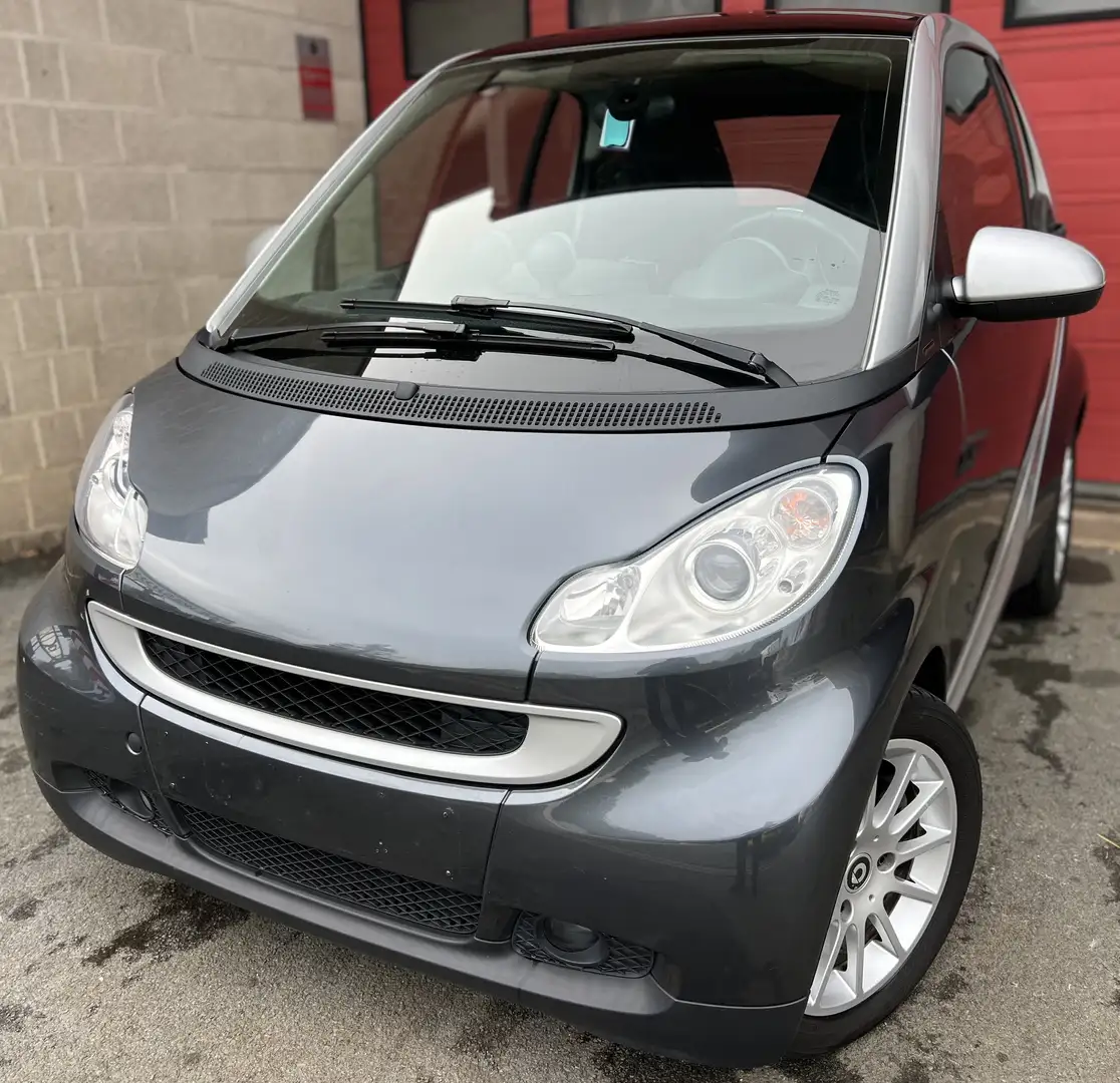 smart forTwo Coupe 1.0i Mhd Pulse Softouch + CLIM + CAR-PASS Gris - 1
