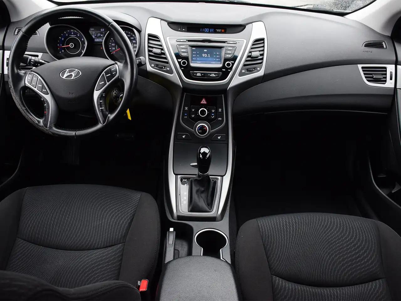 Hyundai ELANTRA снимка Hyundai ELANTRA