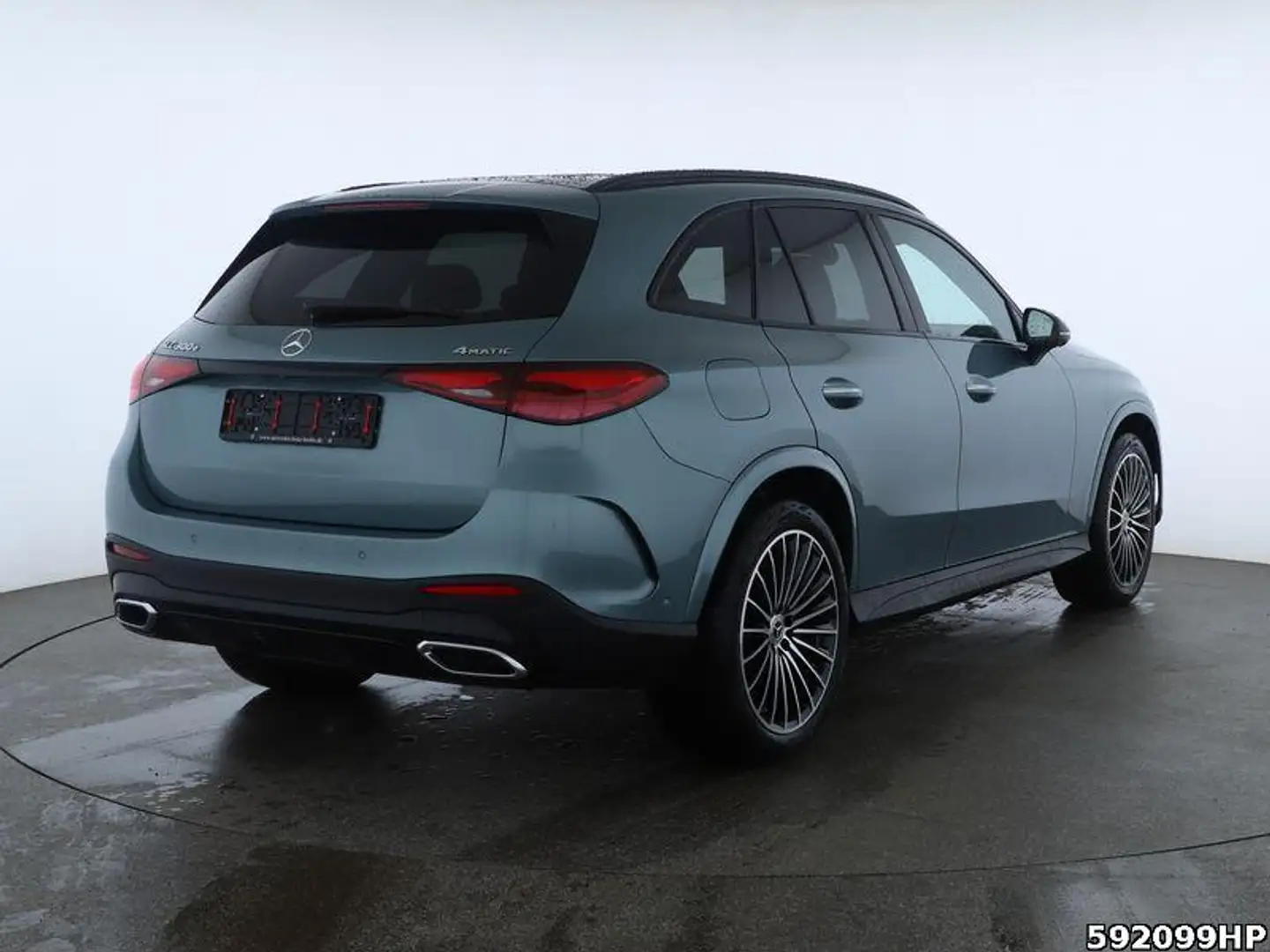 Mercedes-Benz GLC 300 e 4M AMG Night Pano AHK 360° AIRMATIC Argent - 2