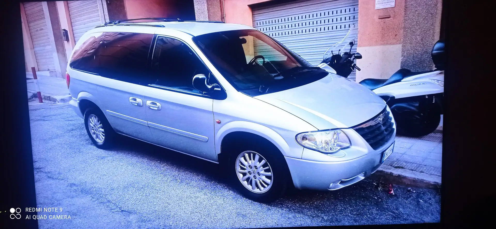 Chrysler Voyager 2.5 crd LX - 1