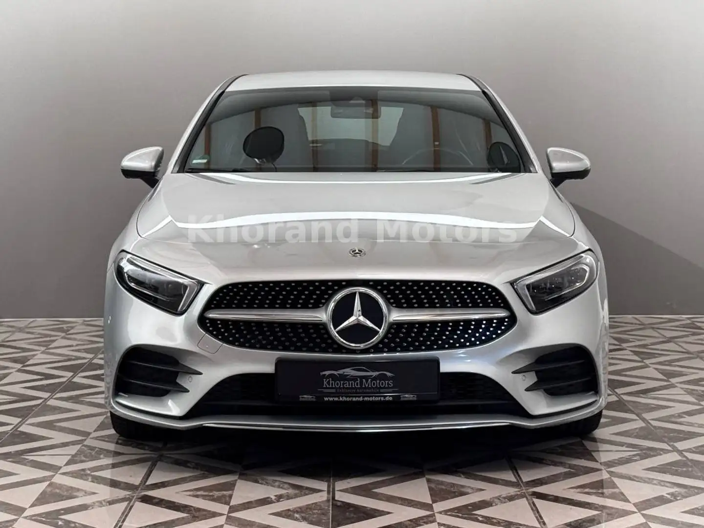 Mercedes-Benz A 250 AMG Line Sonderausstattung 360° Silber - 2