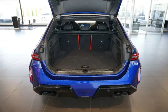 BMW M5 view 6