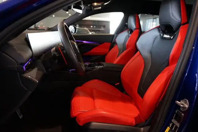 BMW M5 view 9