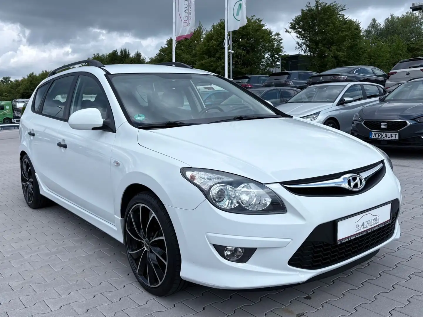Hyundai i30 cw Edition+*KLIMA* Weiß - 2