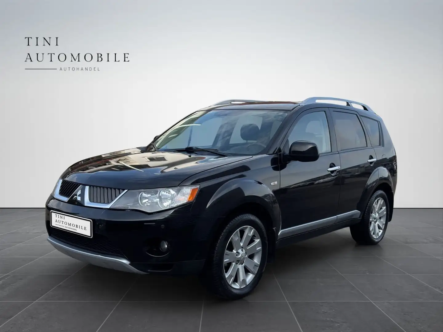 Mitsubishi Outlander 2.4*Automatik*7-Sitzer*4x4*Tüv-Neu* Schwarz - 1