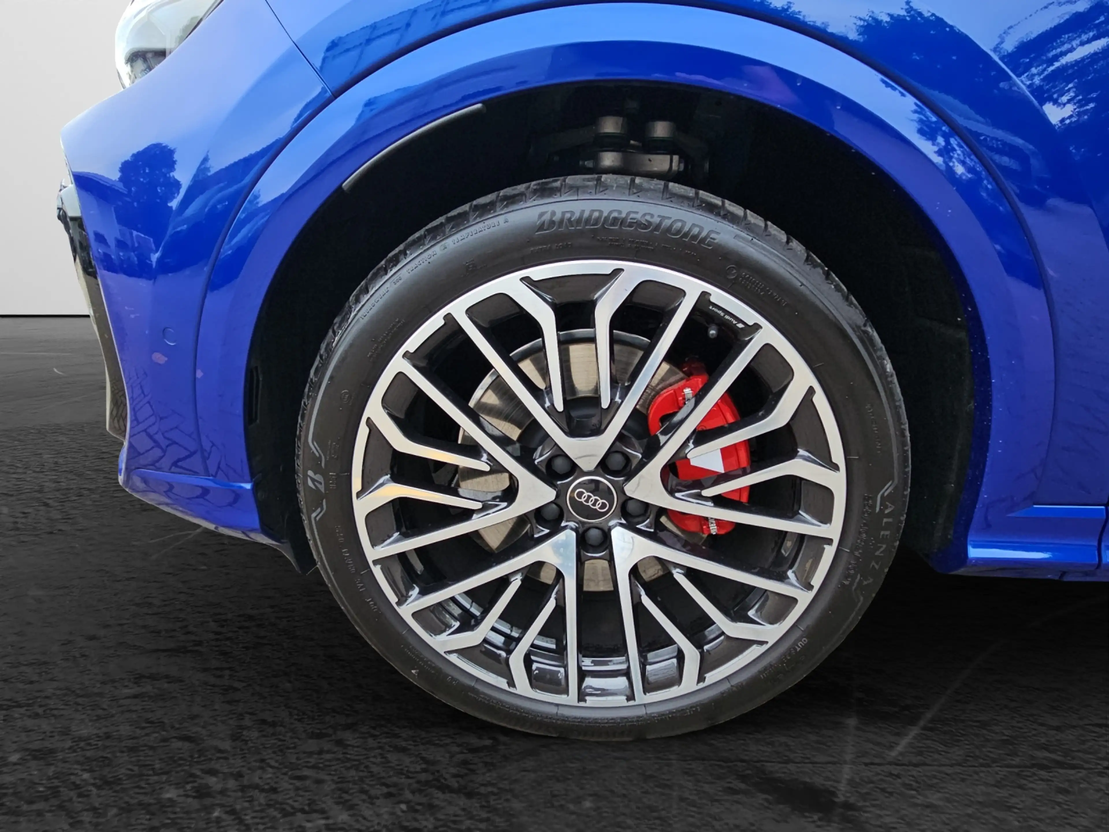 Audi SQ5 TFSI S tronic quattro — photo 5