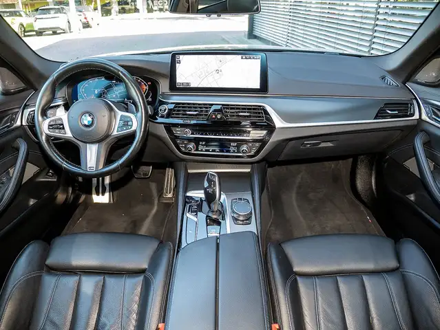 BMW 5 Series view 5