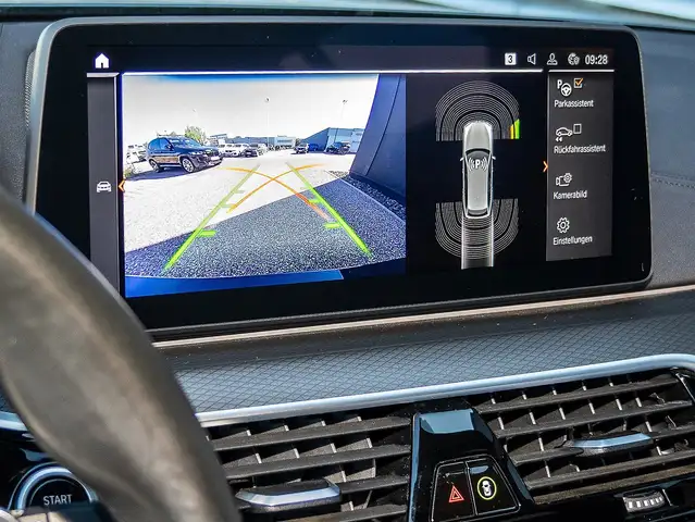 BMW 5 Series view 7
