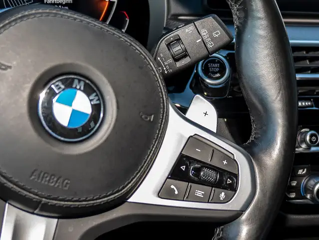 BMW 5 Series view 14
