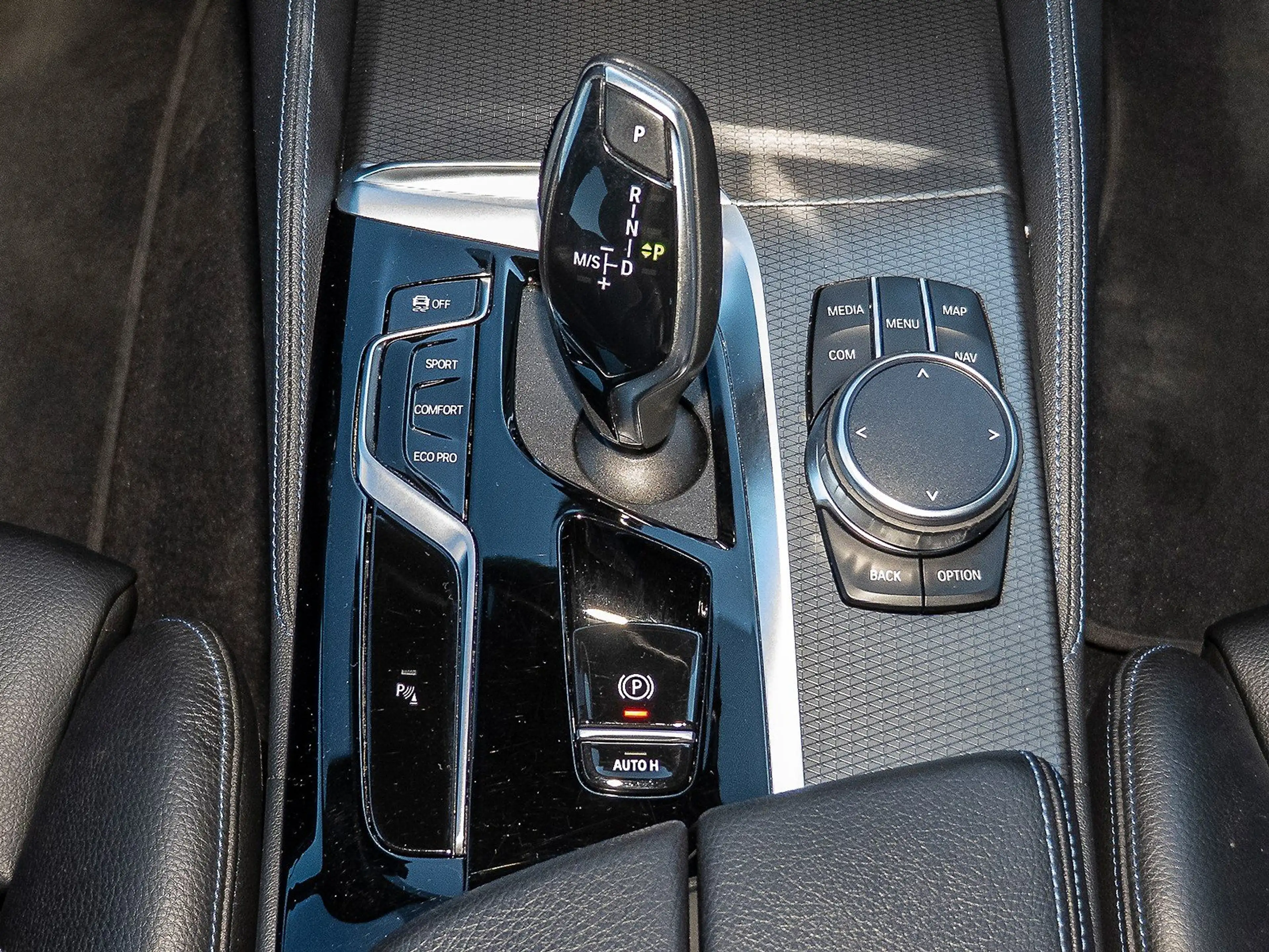 BMW 540 d xDrive Tour M Sportpaket Pro Standheiz ACC HUD 1 — photo 9
