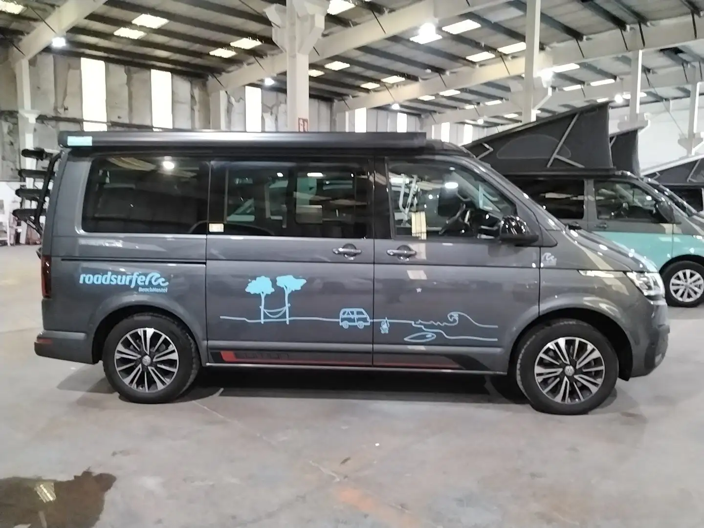 Volkswagen T6.1 California Beach EDITION 4Motion, Markise, Aufst.D, Sthz Grau - 2