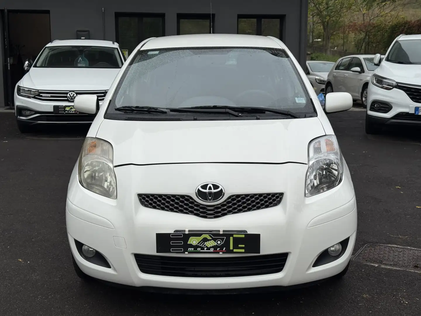 Toyota Yaris 5p 1.0 Bianco - 2