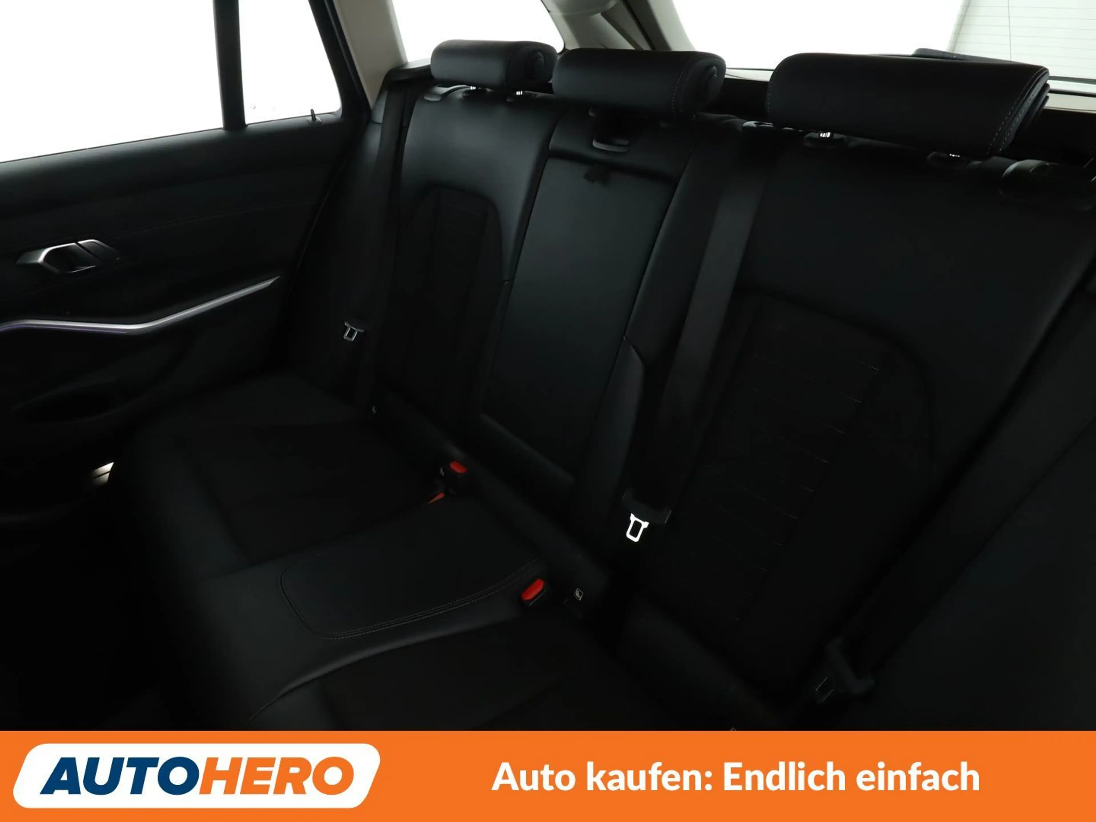 BMW 320 320i Sport Line — photo 14