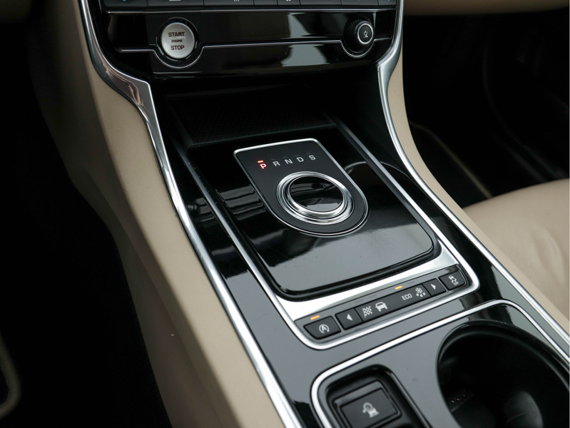 Jaguar XE 2.0 D Portfolio (INCL-BTW) Aut. *LEATHER | NAVI-FU — photo 12