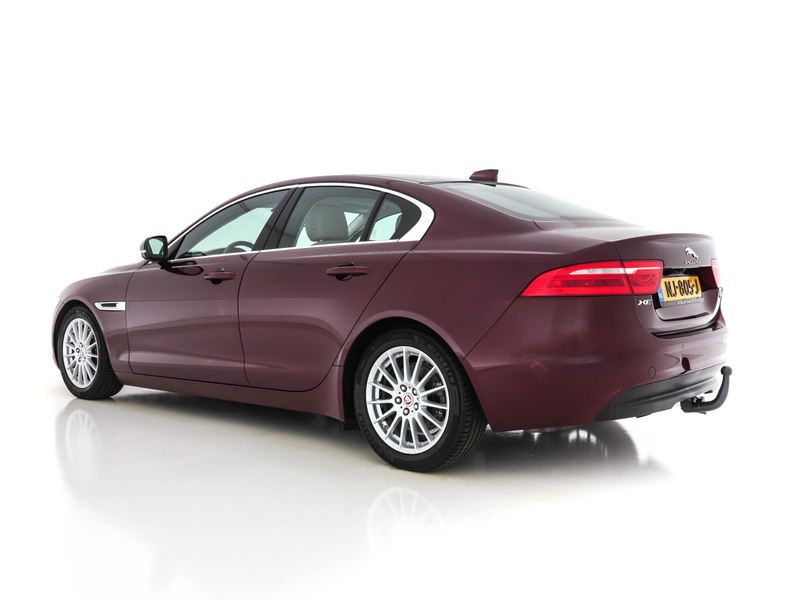 Jaguar XE 2.0 D Portfolio (INCL-BTW) Aut. *LEATHER | NAVI-FU — photo 4
