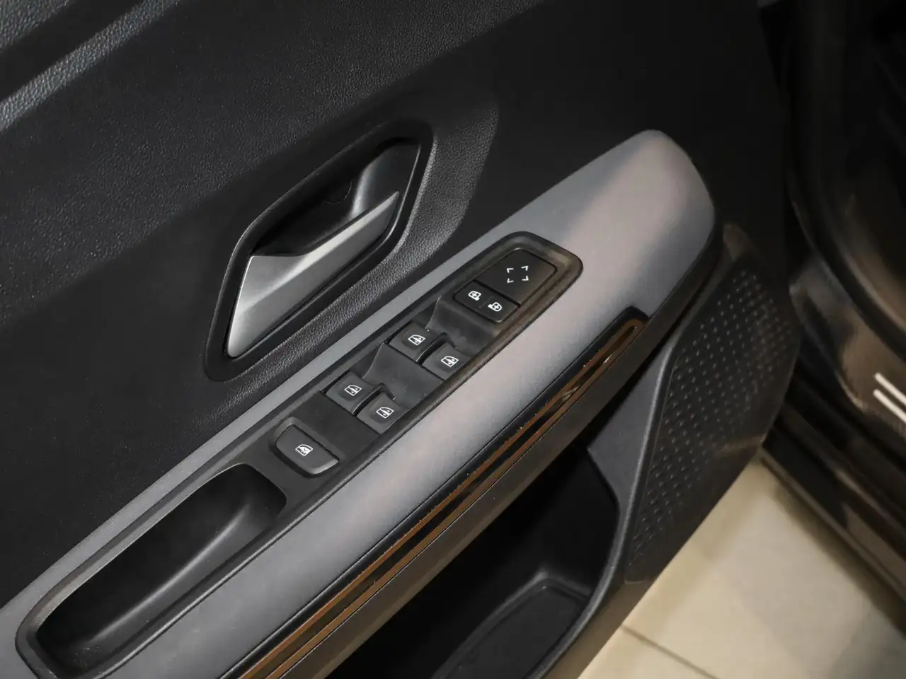 Dacia Sandero Stepway Extreme TCe90 CVT AHK CARPLAY, миниатюра 16