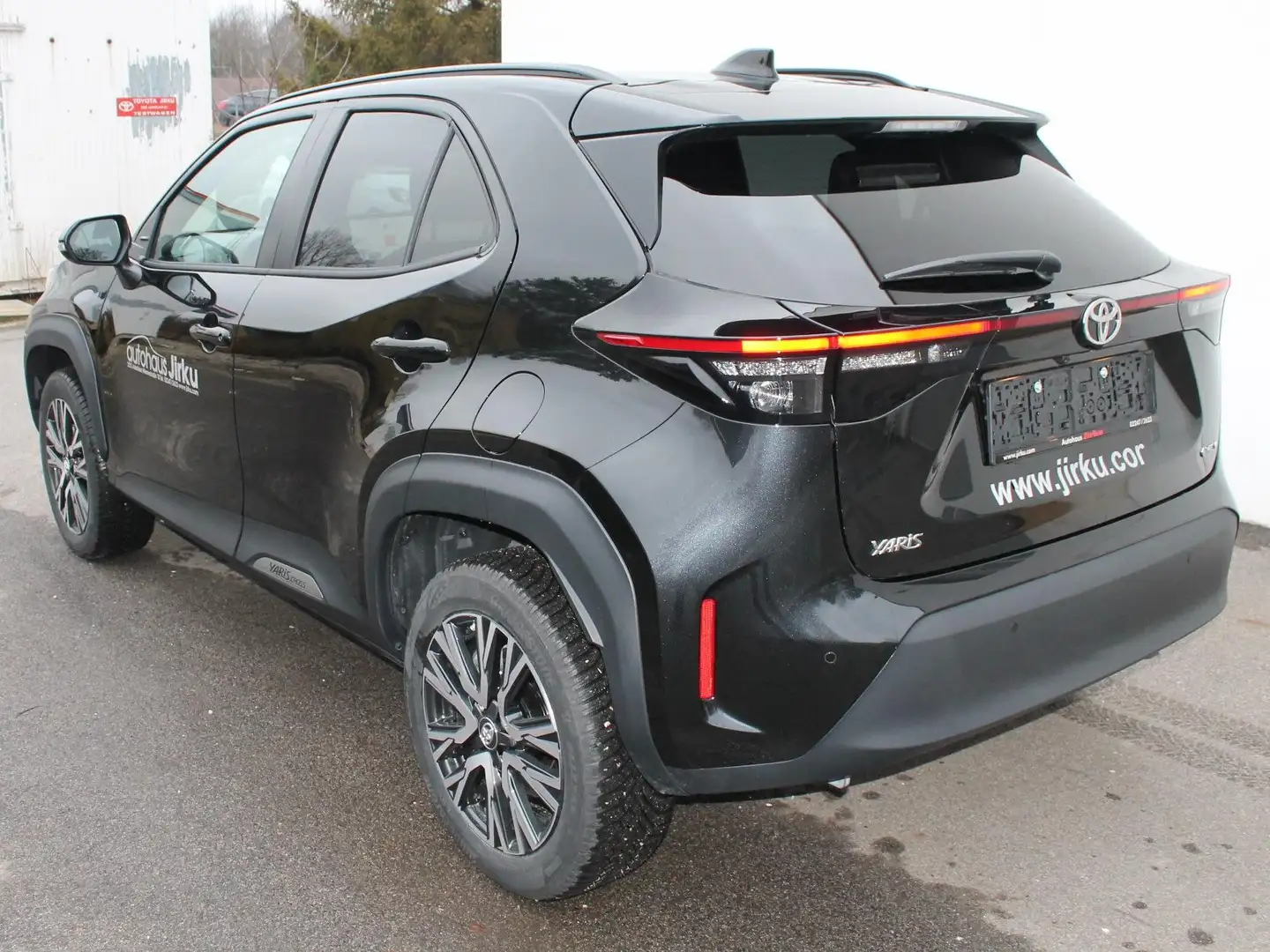 Toyota Yaris Cross 1,5 VVT-i Hybrid Active Drive Aut. Safety Pack! Schwarz - 2