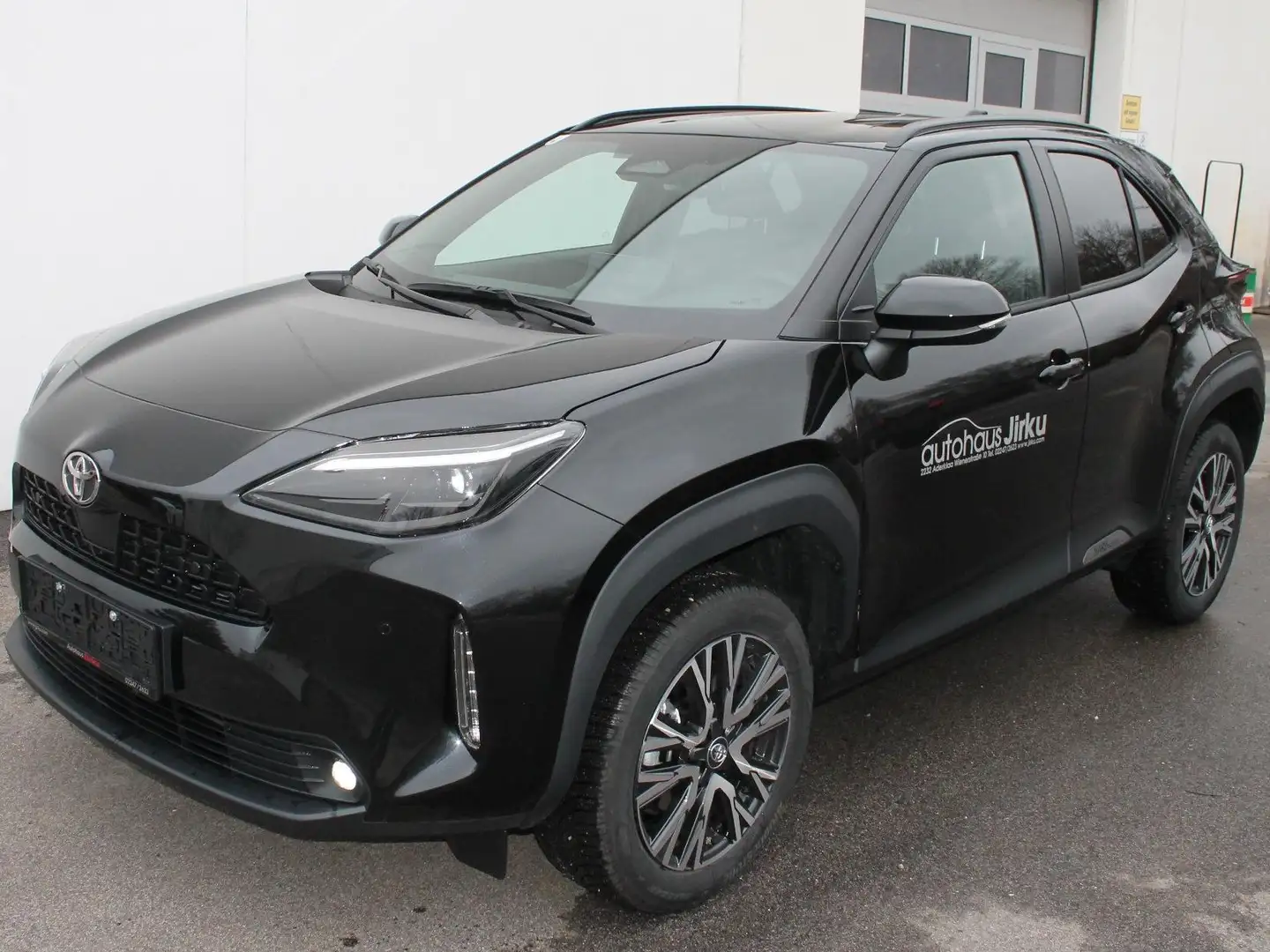 Toyota Yaris Cross 1,5 VVT-i Hybrid Active Drive Aut. Safety Pack! Schwarz - 1