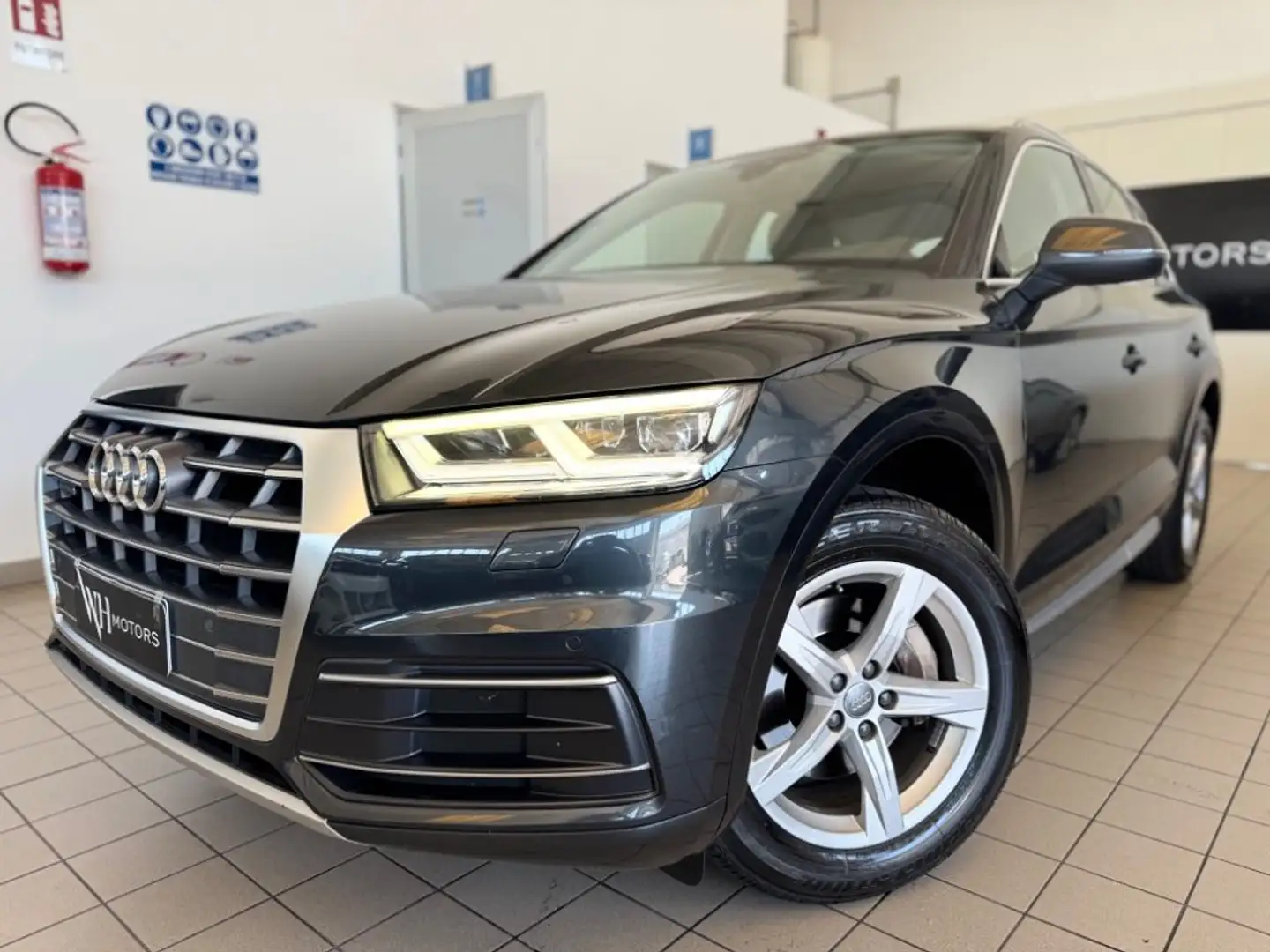 Audi Q5 2.0 TDI quattro S tronic //SERVICE// Gris - 1