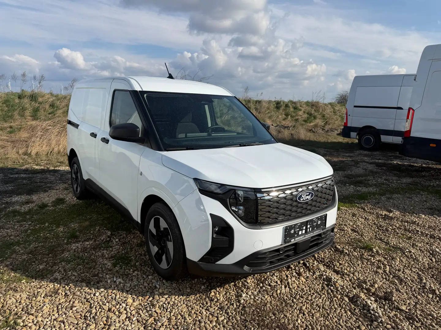 Ford Transit Courier Elektro Trend - 43,5kWh Batterie Weiß - 1
