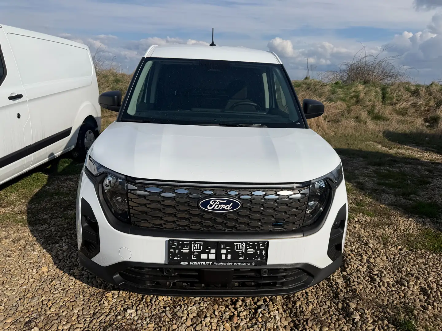 Ford Transit Courier Elektro Trend - 43,5kWh Batterie Weiß - 2