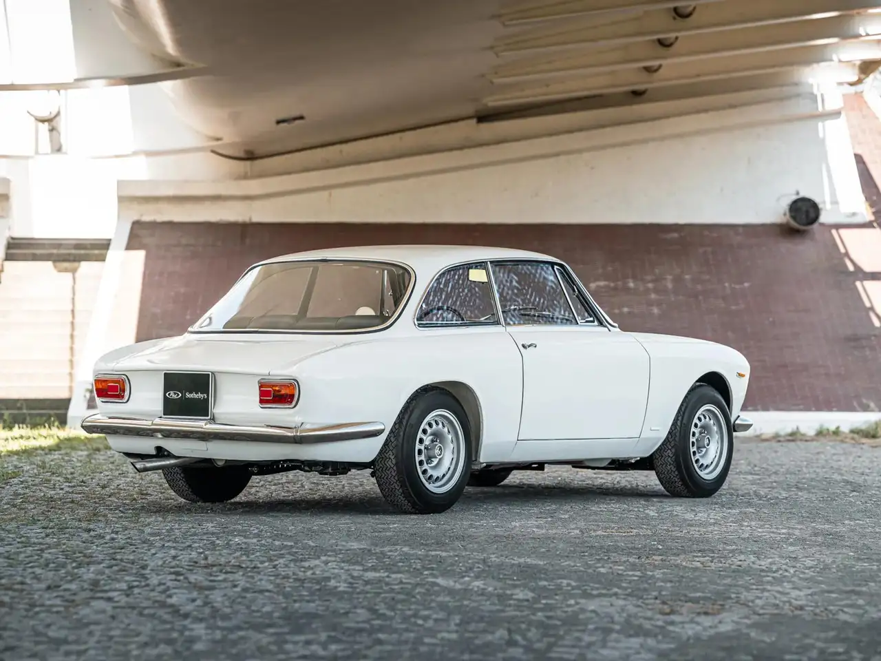 Alfa Romeo Giulia GTA 1300 Junior By Bertone, foto 3