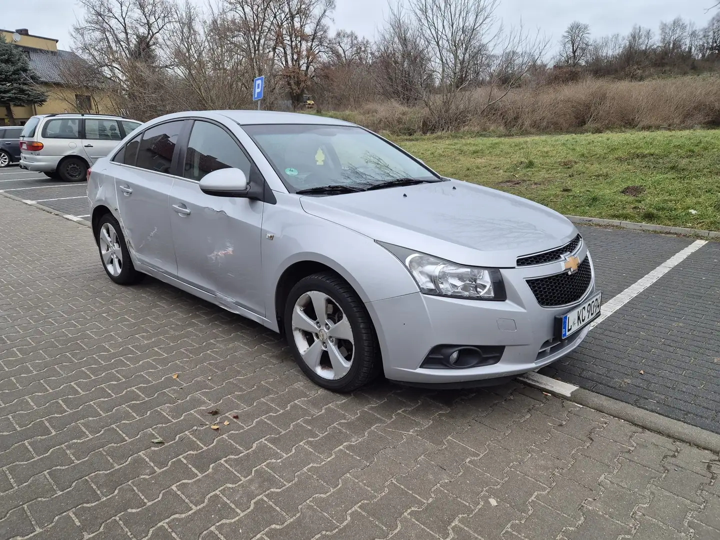Chevrolet Cruze LT Stříbrná - 2