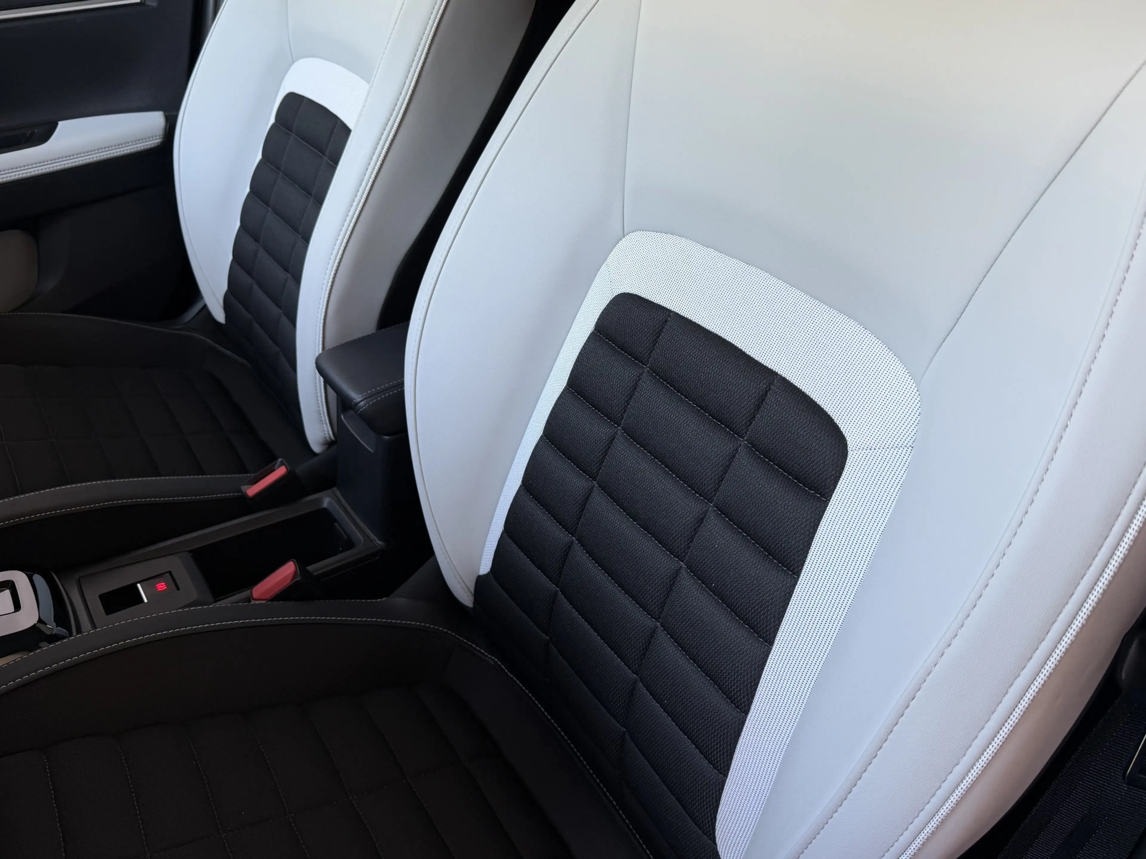 Citroen C3 Aircross Hybrid 145pk e-DCS6 MAX | Nieuwste model | Navi | — photo 16