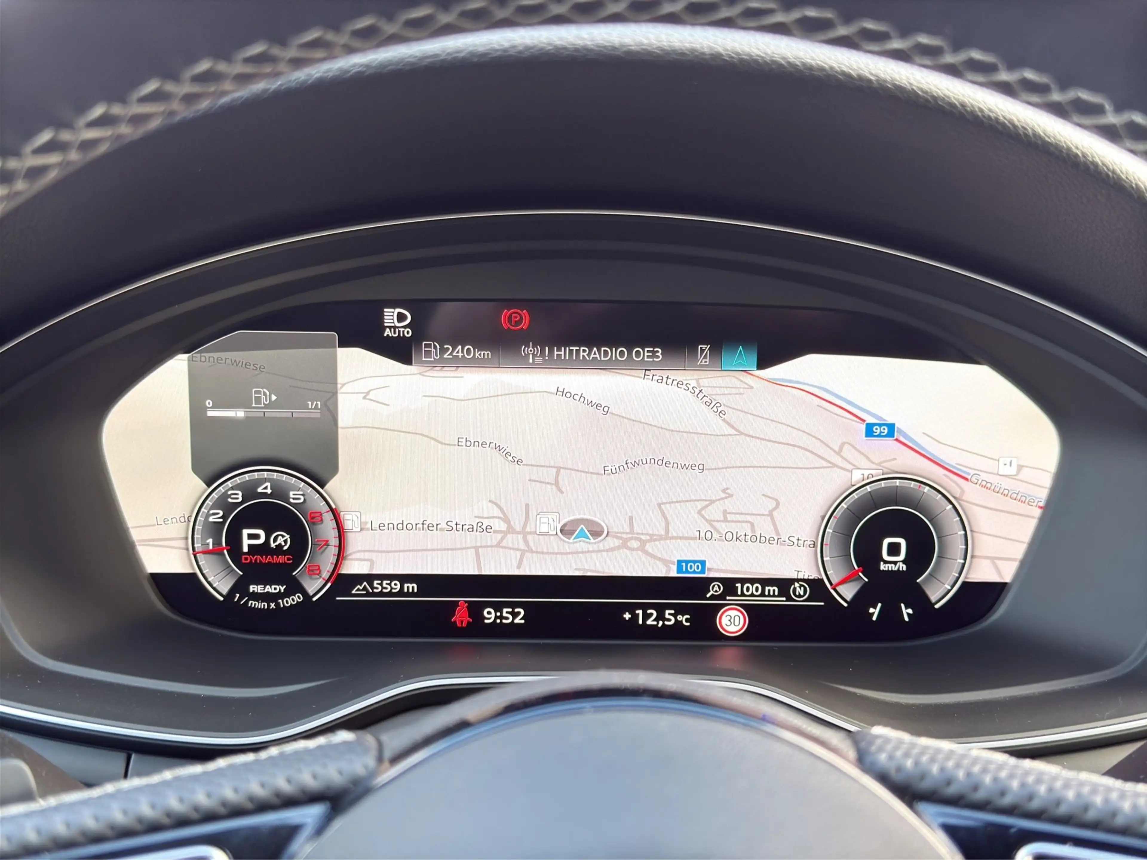 Audi A4 Avant 40 TFSI quattro S-line S-tronic Matrix-LED/ — photo 27