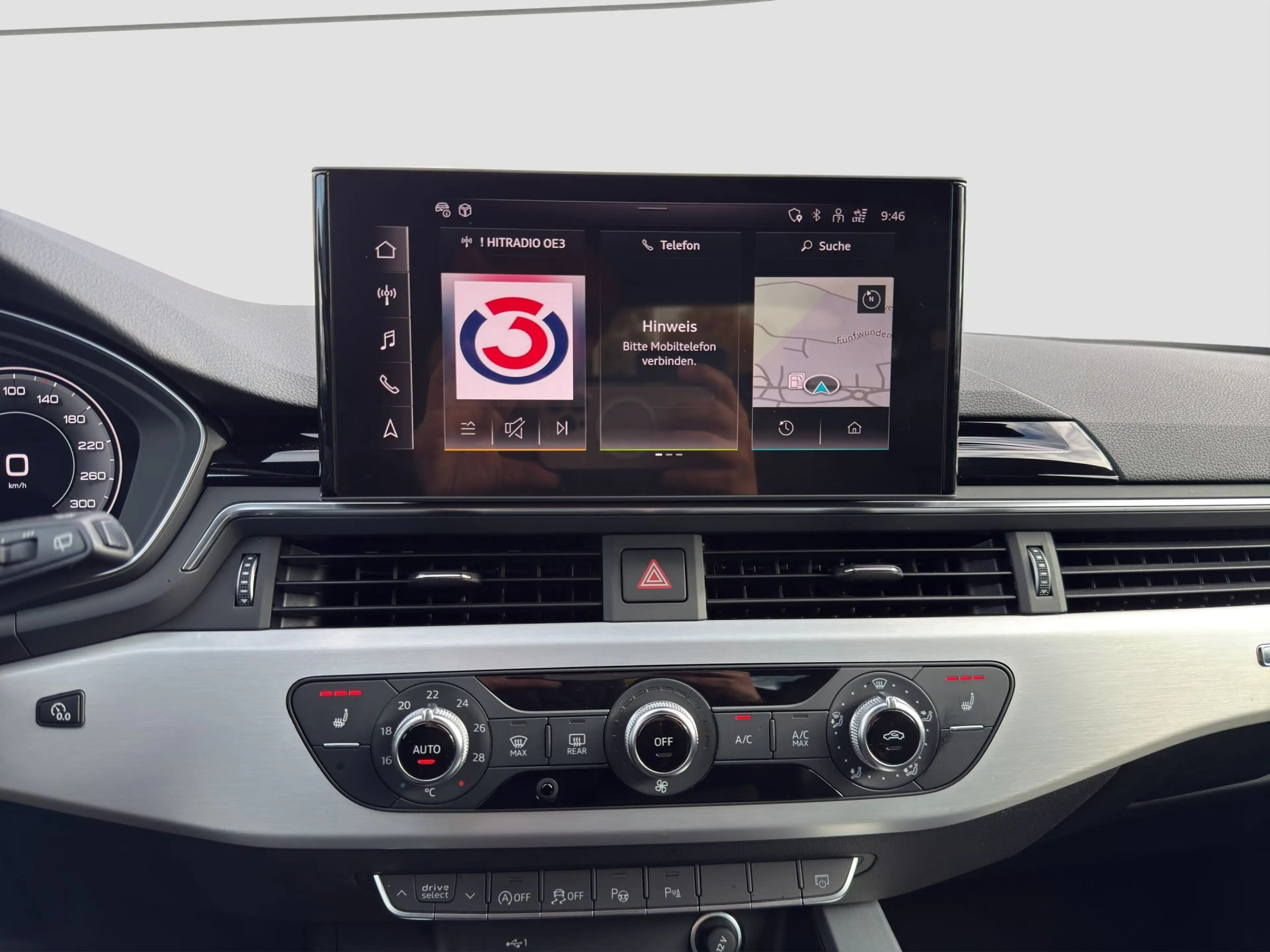 Audi A4 Avant 40 TFSI quattro S-line S-tronic Matrix-LED/ — photo 14