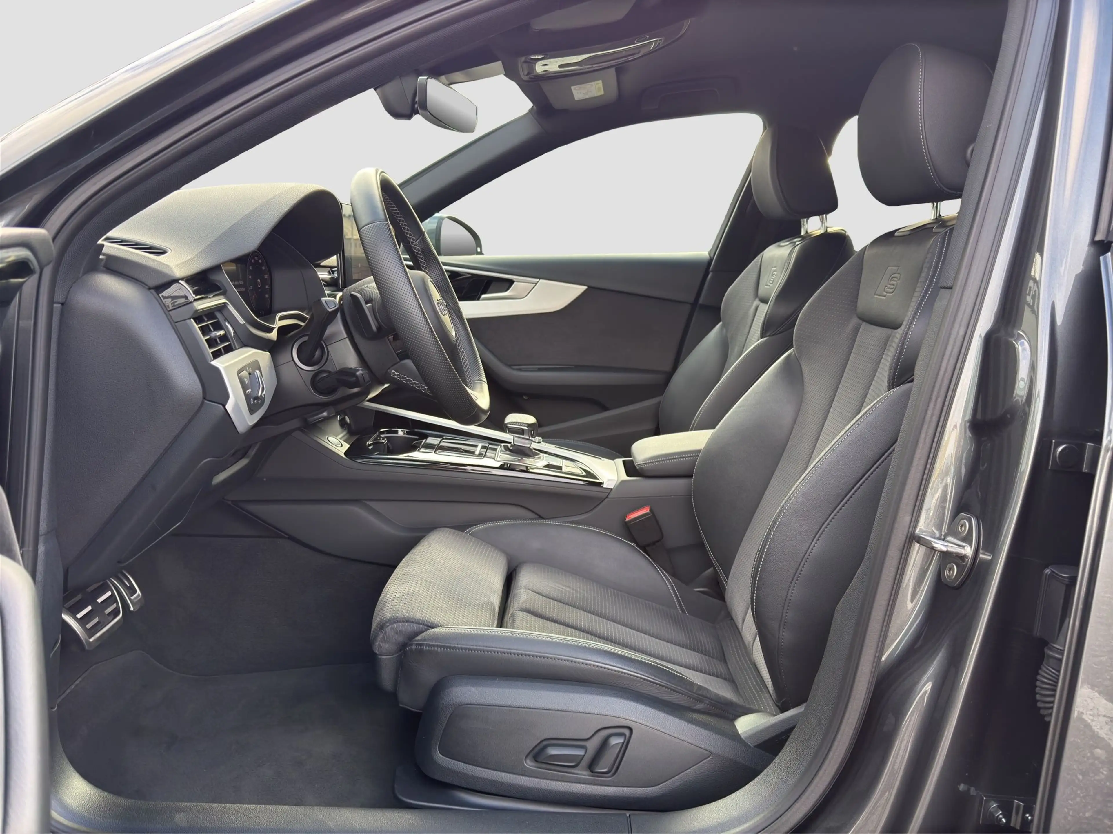 Audi A4 Avant 40 TFSI quattro S-line S-tronic Matrix-LED/ — photo 9