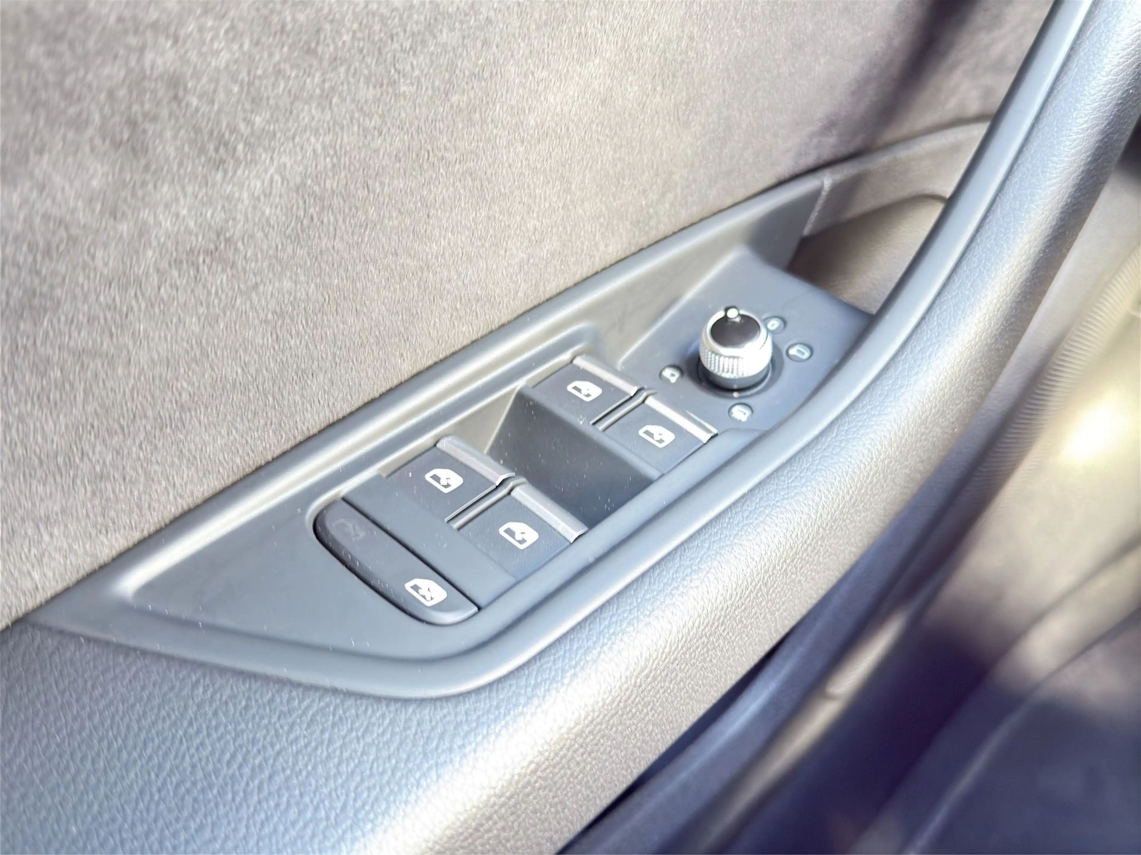 Audi A4 Avant 40 TFSI quattro S-line S-tronic Matrix-LED/ — photo 28