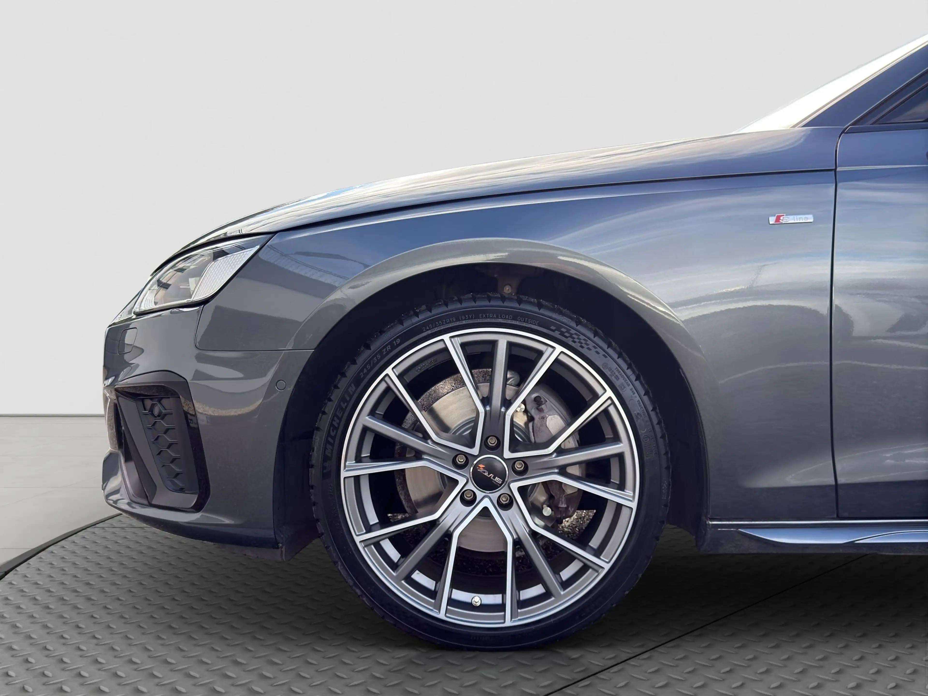Audi A4 Avant 40 TFSI quattro S-line S-tronic Matrix-LED/ — photo 19