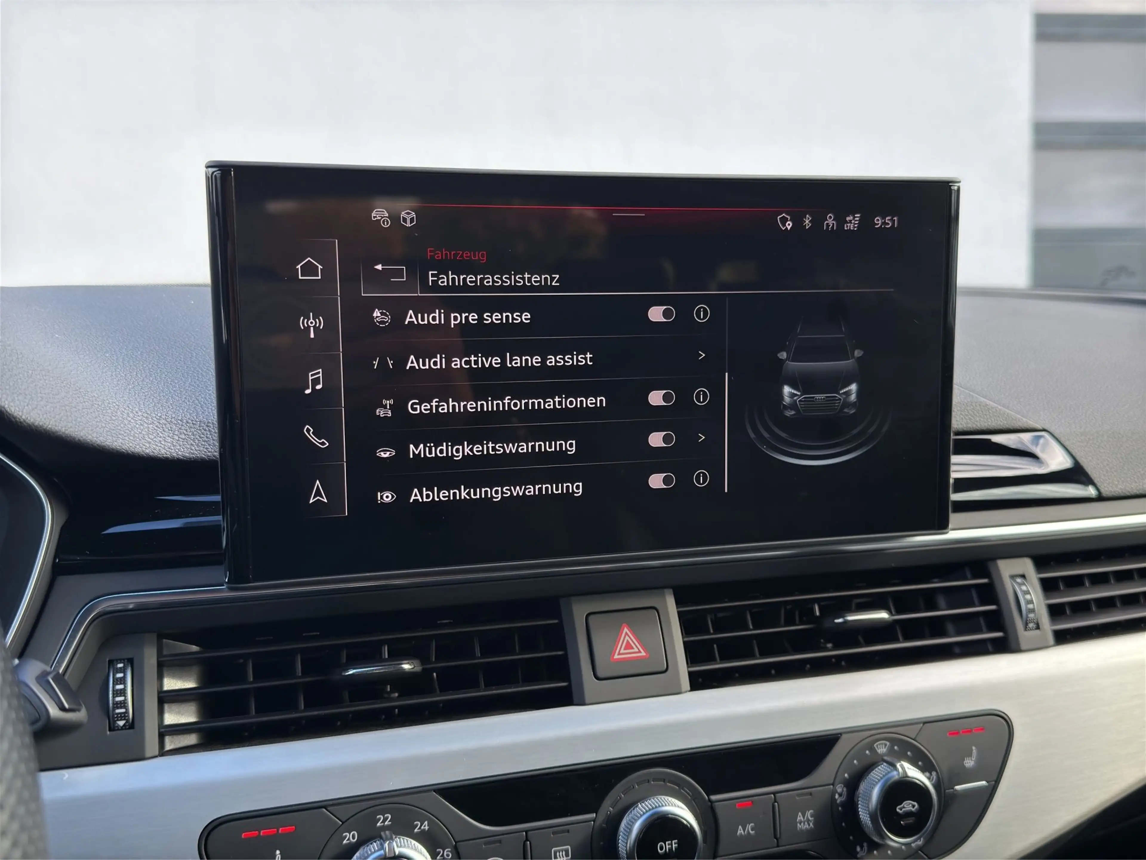 Audi A4 Avant 40 TFSI quattro S-line S-tronic Matrix-LED/ — photo 23