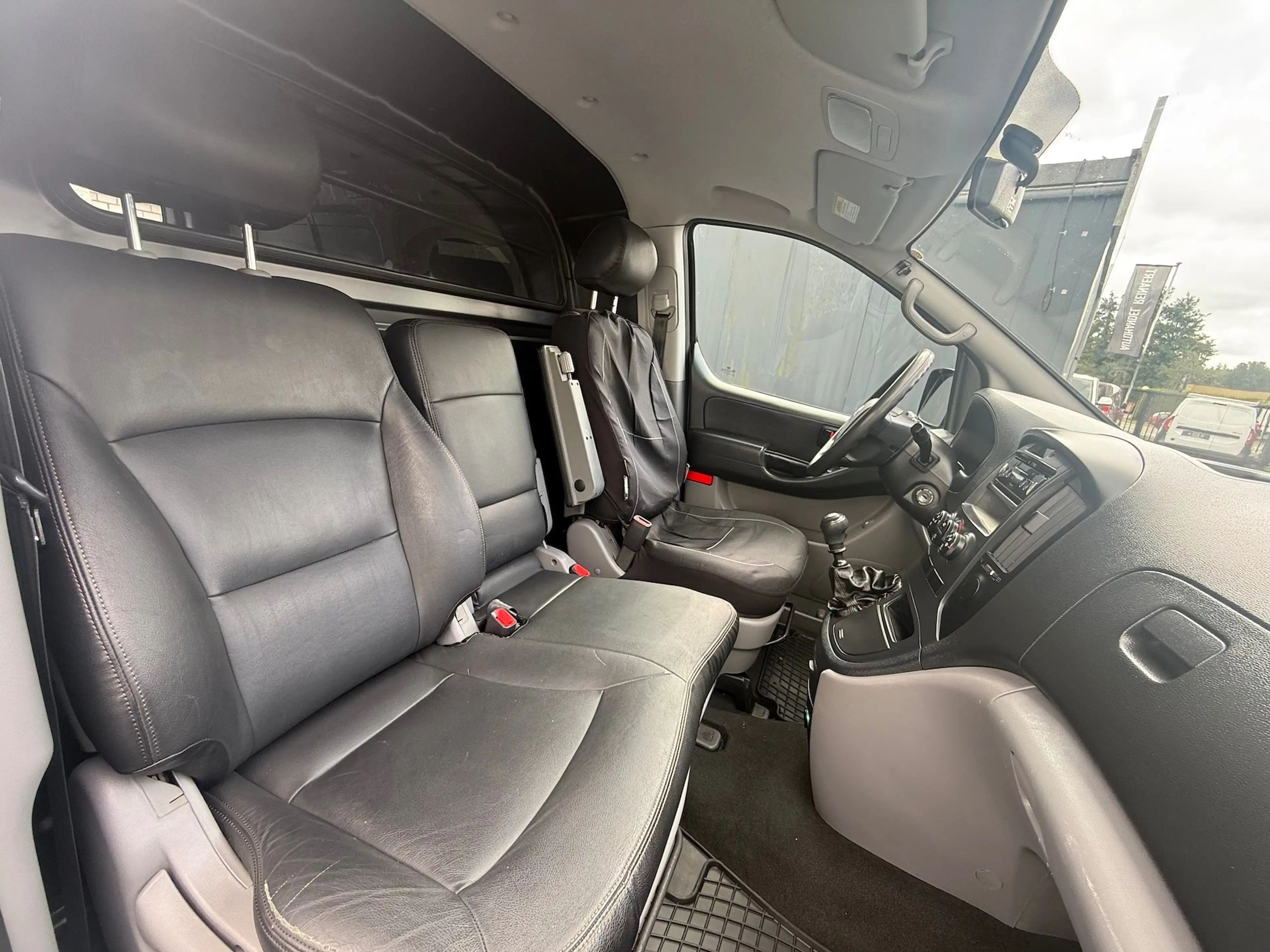 Hyundai H-1 2.5 CRDi Comfort (EU5), Airco, 3 zit, verlengde versie + Keuring — photo 9