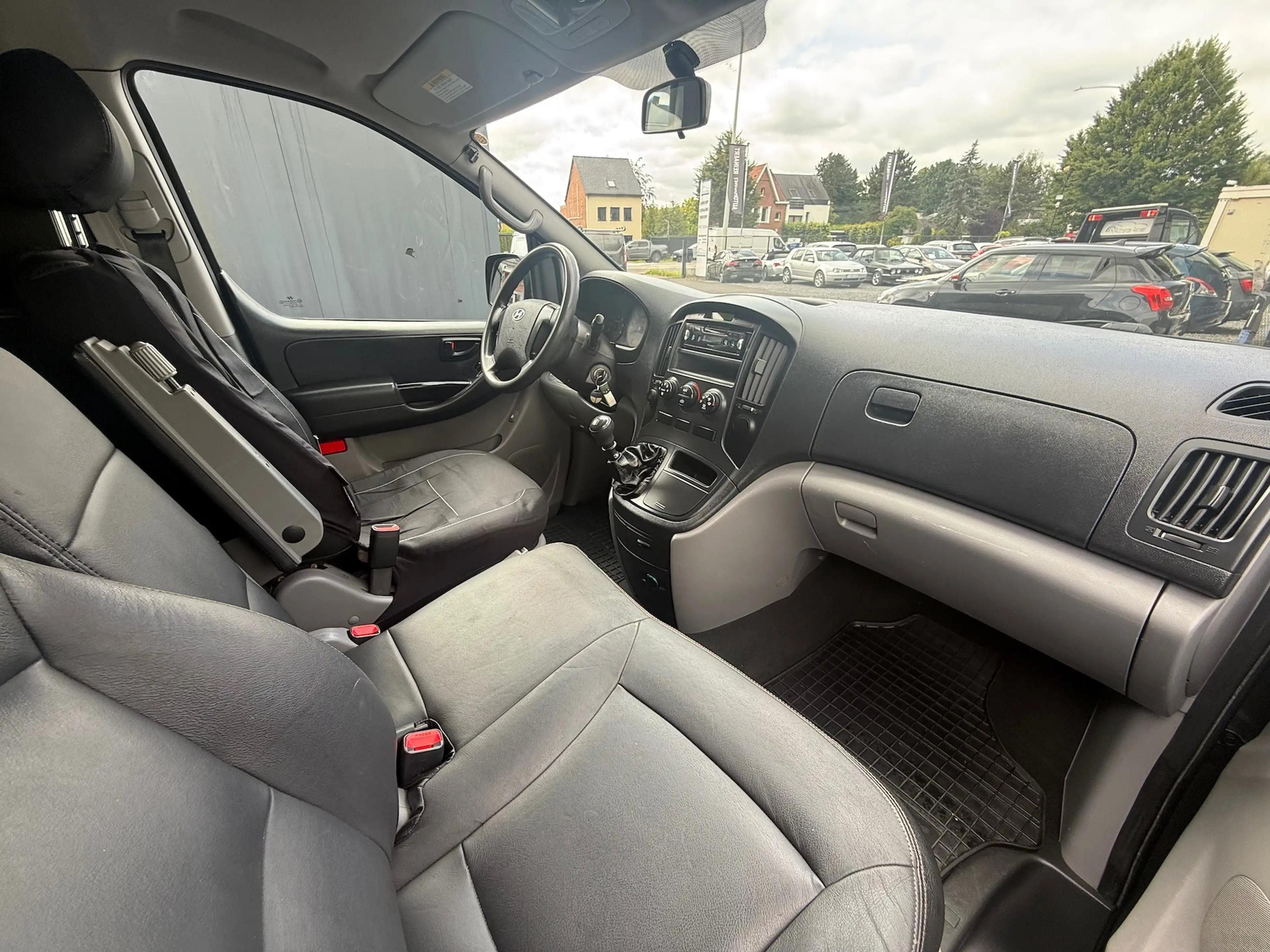 Hyundai H-1 2.5 CRDi Comfort (EU5), Airco, 3 zit, verlengde versie + Keuring — photo 6