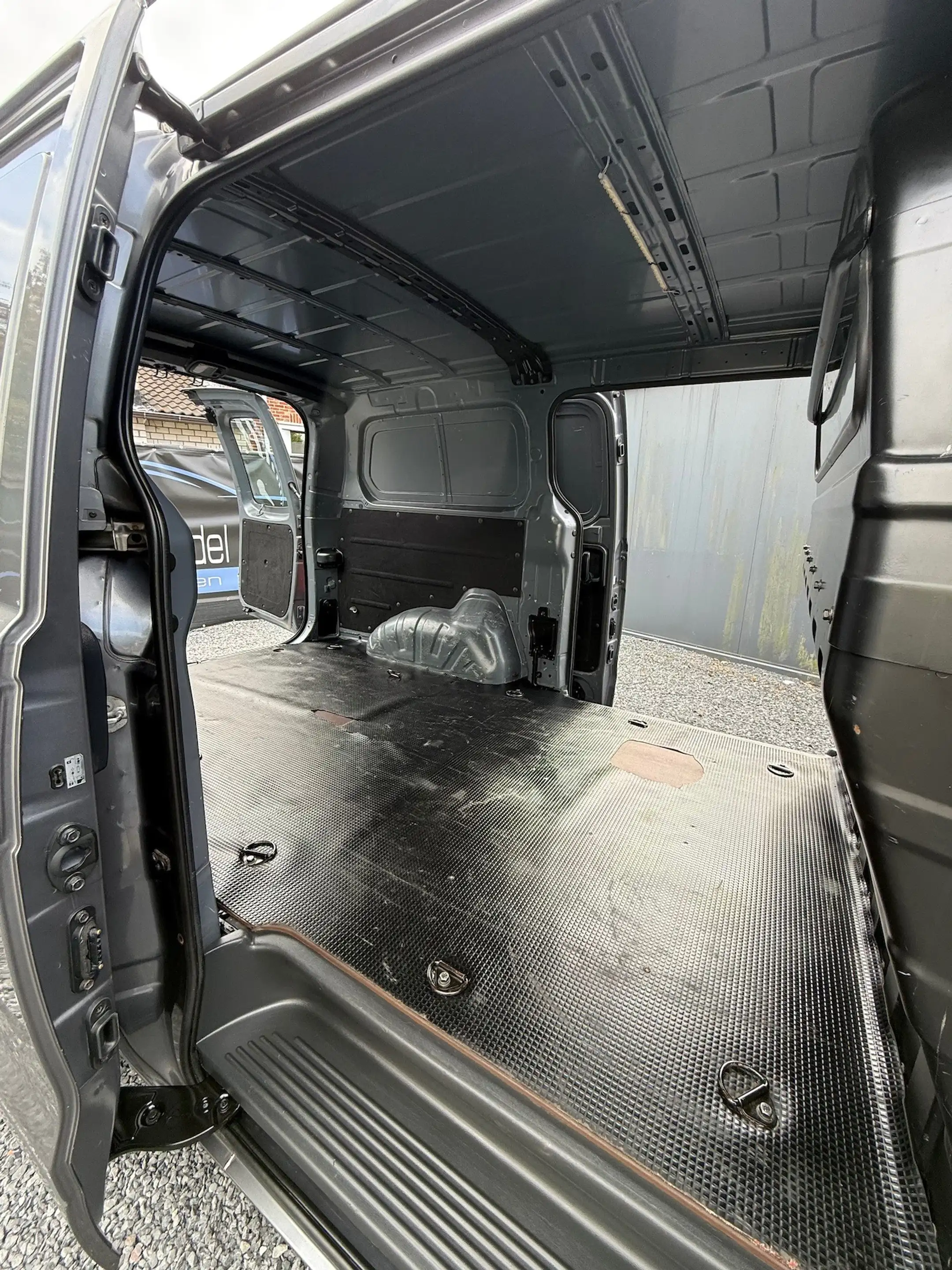 Hyundai H-1 2.5 CRDi Comfort (EU5), Airco, 3 zit, verlengde versie + Keuring — photo 14