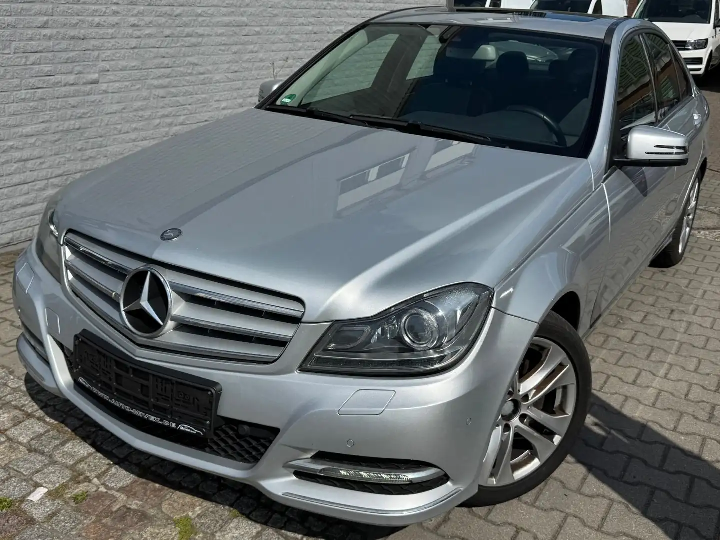 Mercedes-Benz C 250 Lim. CGI BlueEfficiency Avantgarde HU/AU Silber - 1
