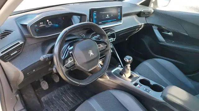 Peugeot 2008 view 8