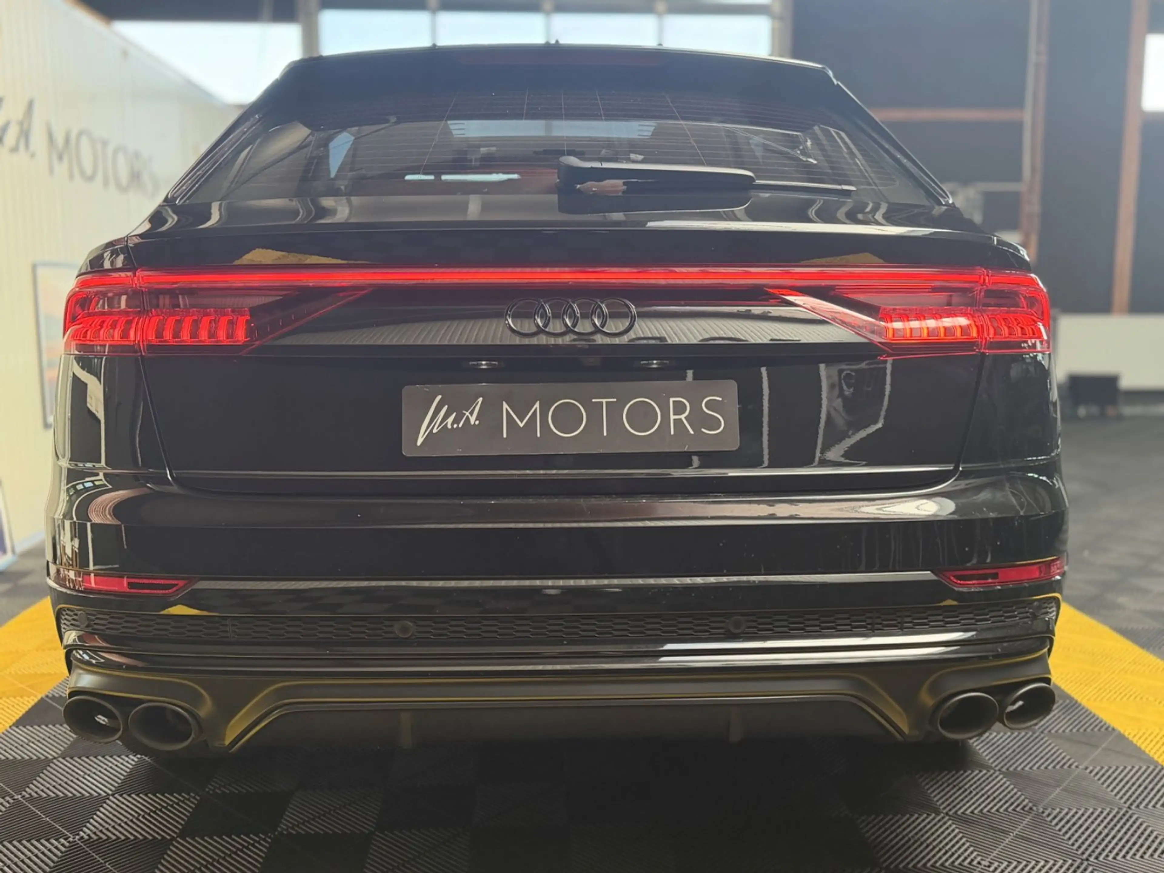 Audi SQ8 4.0 TFSI quattro/PANO/ACC/AUDI GAR./LUFTFEDE — photo 11