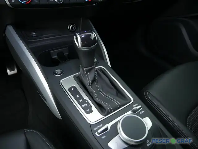 Audi Q2 view 7