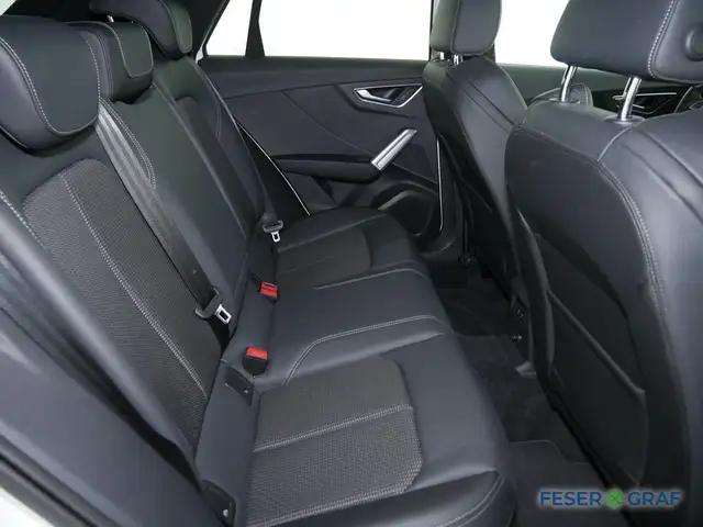 Audi Q2 view 5