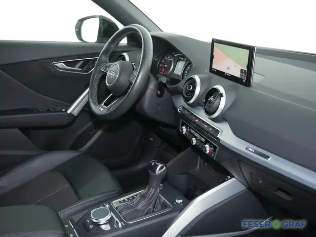 Audi Q2 view 3
