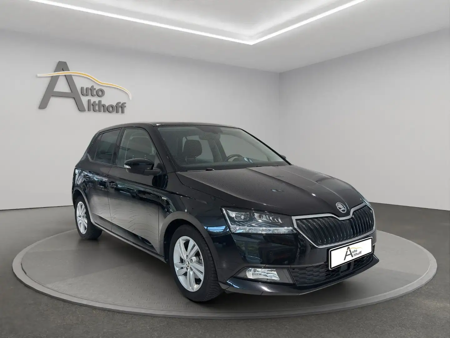 Skoda Fabia 2.HD LED ACC APPLE BT NAV PANO PARK SHZ Schwarz - 1