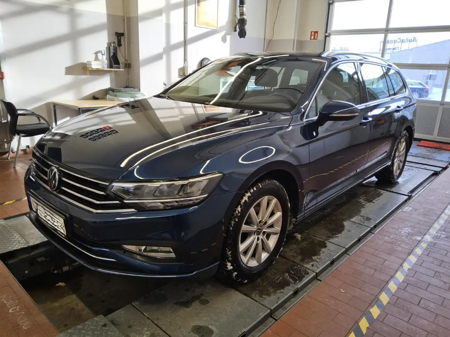 Volkswagen Passat Variant 4Motion 2.0 TDI Business*AHK*ACC* Blau - 2