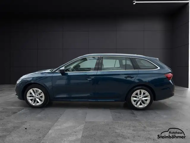 Skoda Octavia view 3