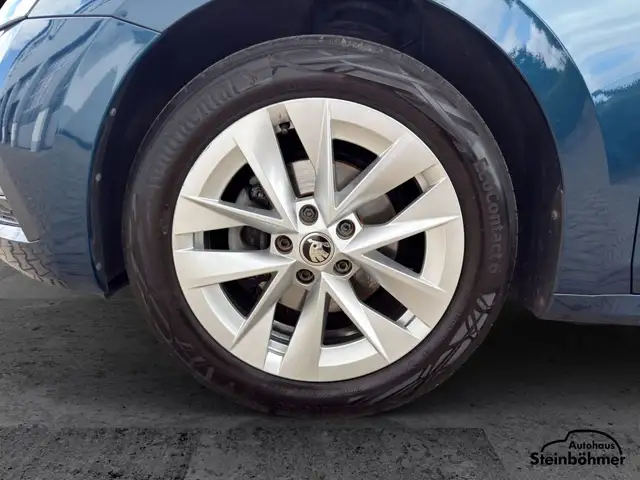 Skoda Octavia view 13