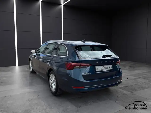 Skoda Octavia view 4