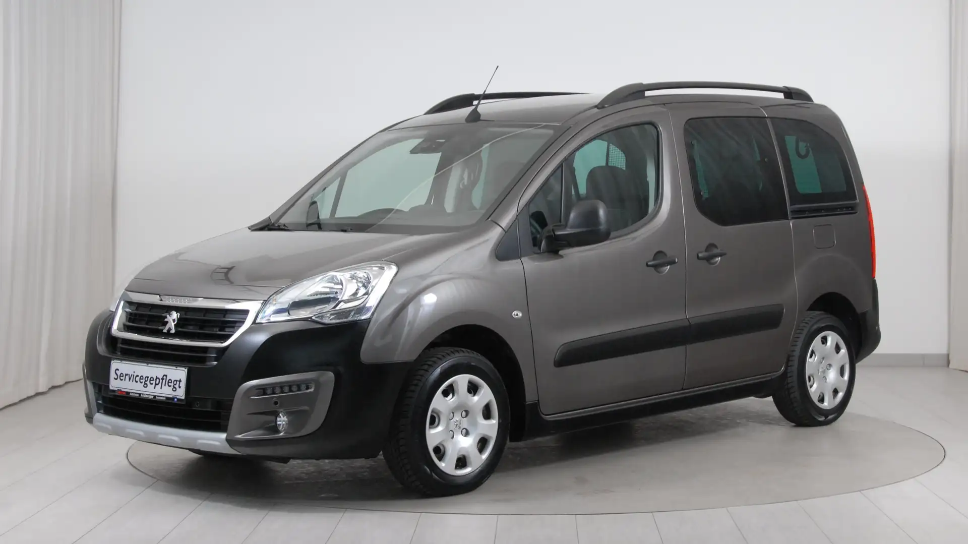 Peugeot Partner Tepee Outdoor 1,6 BHDI 100 *Navi, Sitzh., Kamera* Grau - 2