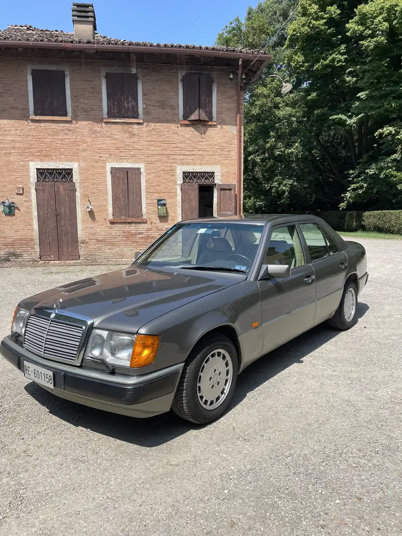 Mercedes-Benz E 200 - 2